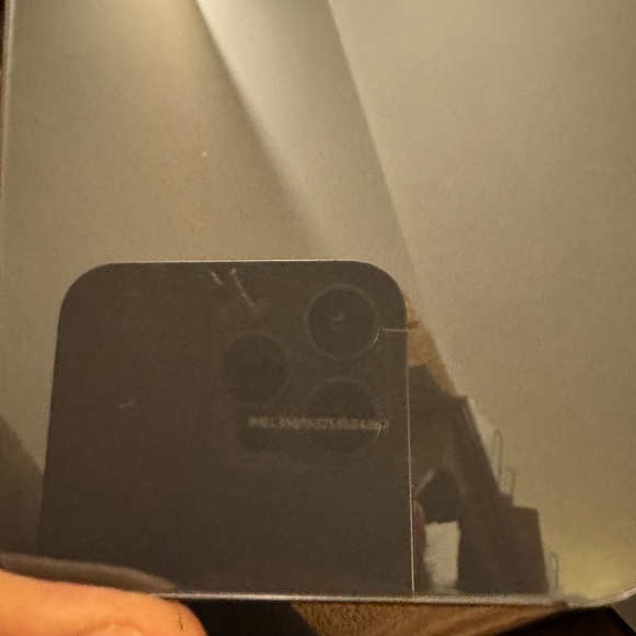 Samsung Galaxy Flip 5- 256GB - Picture 4 of 6